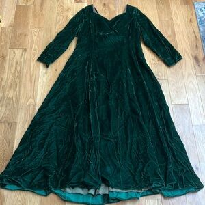 Vintage Forest Green Velvet Long Sleeve gown with bow sz 18